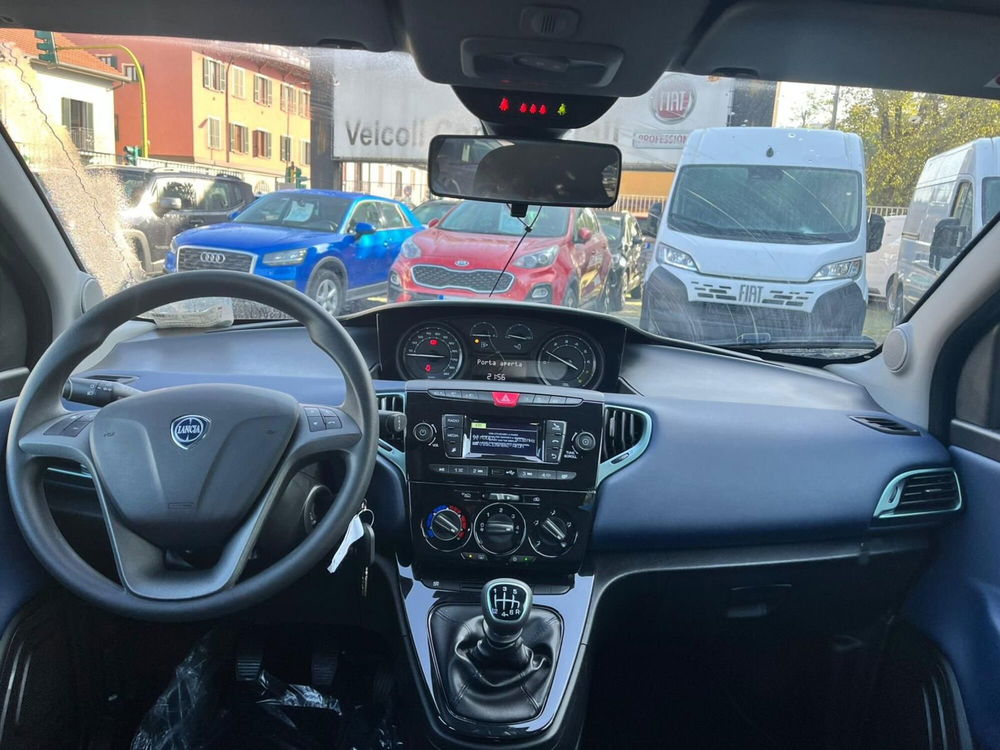 Lancia Ypsilon nuova a Milano (16)