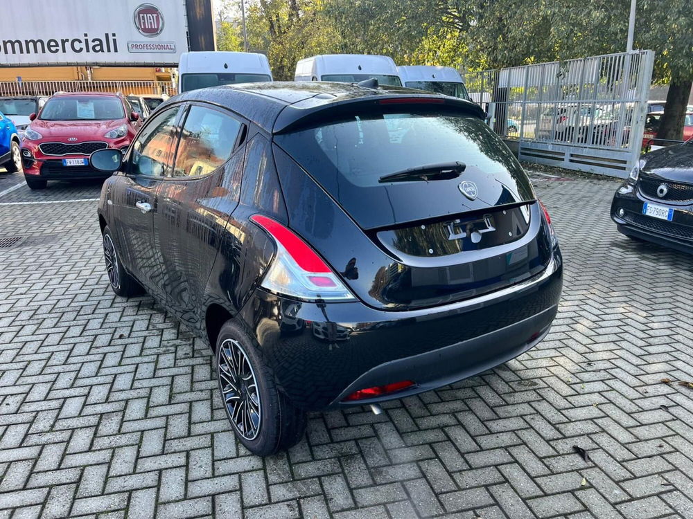 Lancia Ypsilon nuova a Milano (6)