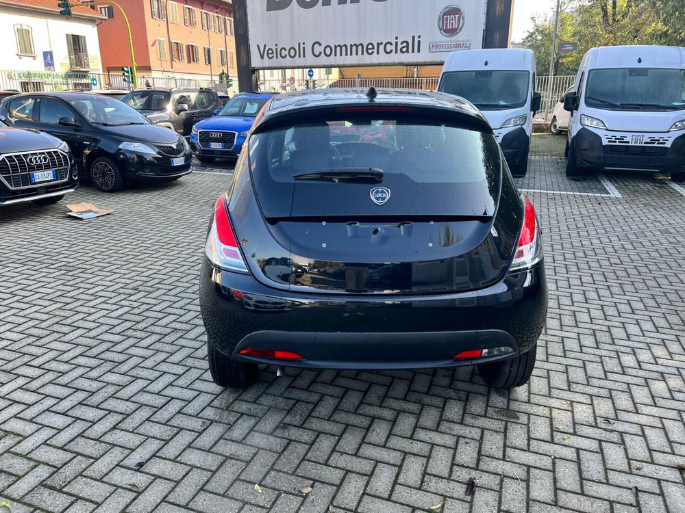 Lancia Ypsilon nuova a Milano (8)