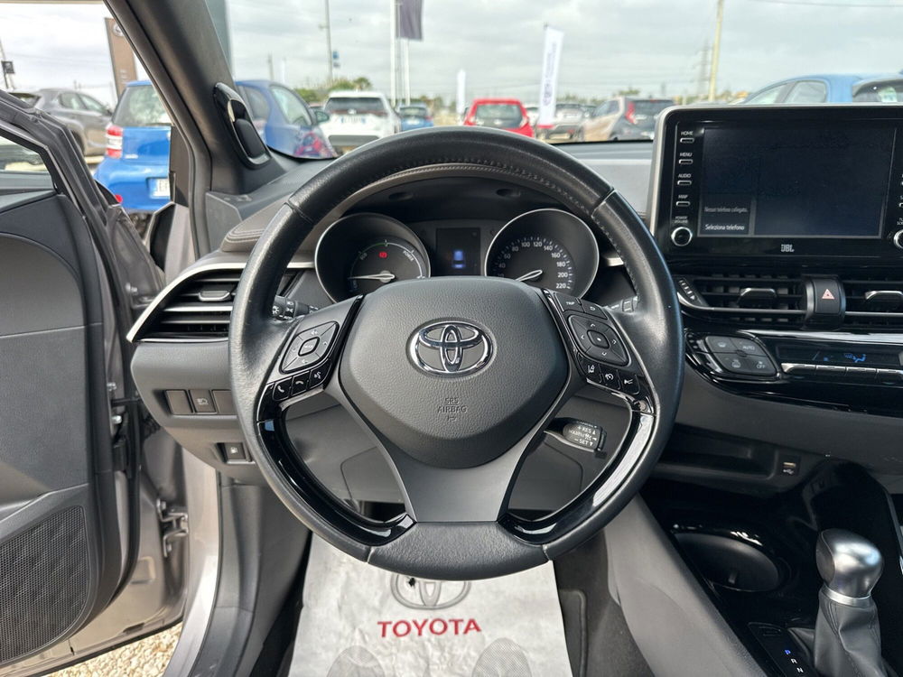 Toyota Toyota C-HR usata a Ragusa (11)