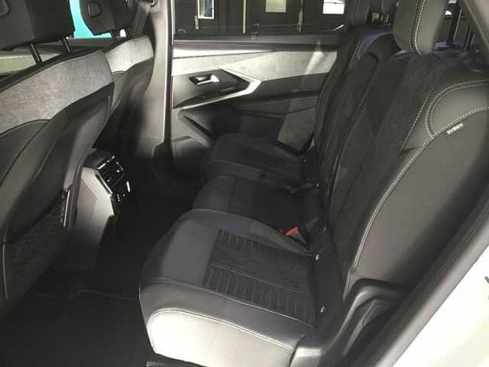 Peugeot 5008 nuova a Varese (14)