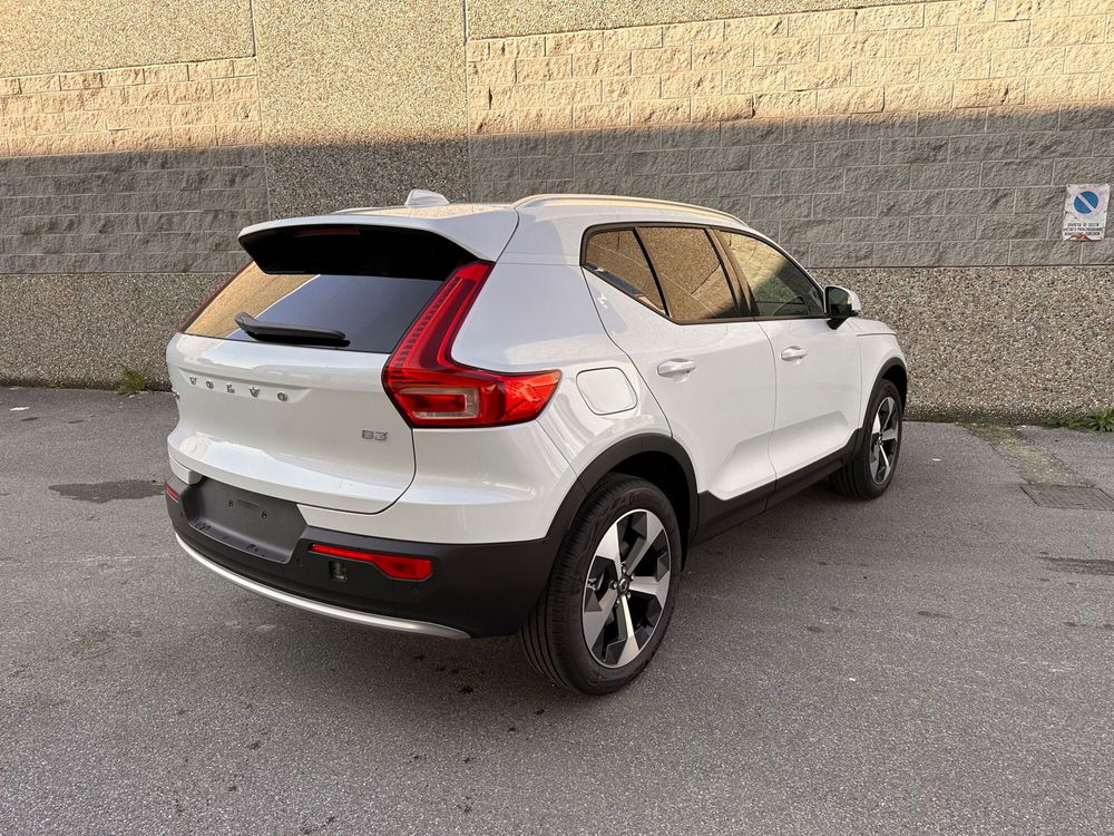 Volvo XC40 nuova a Bergamo (2)