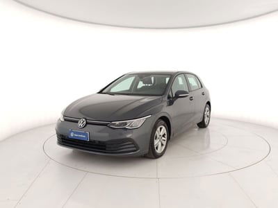 Volkswagen Golf 2.0 TDI SCR Life del 2021 usata a Massa