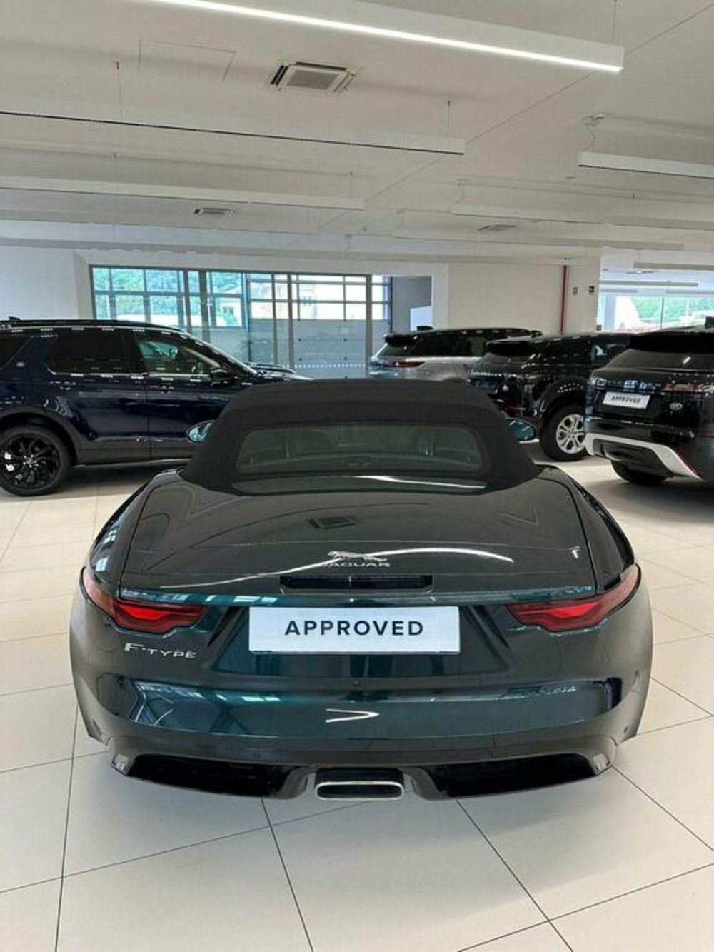 Jaguar F-Type Cabrio usata a Varese (8)