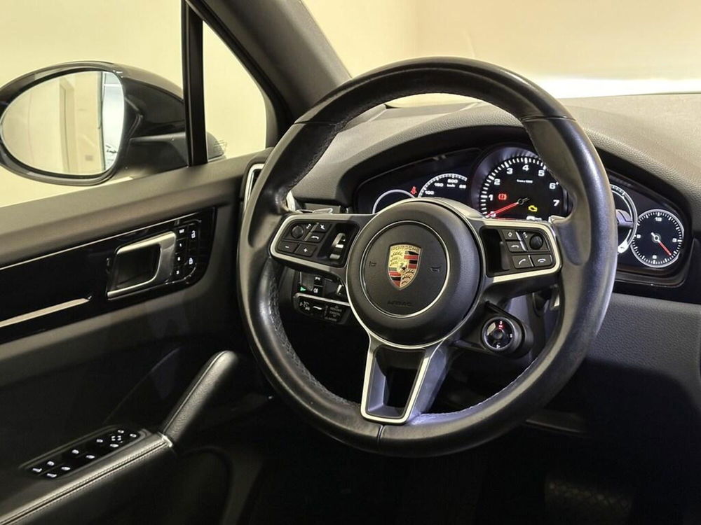 Porsche Cayenne usata a Varese (7)