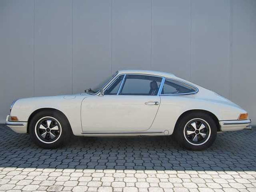 Porsche 911 Coupé nuova a Treviso (2)