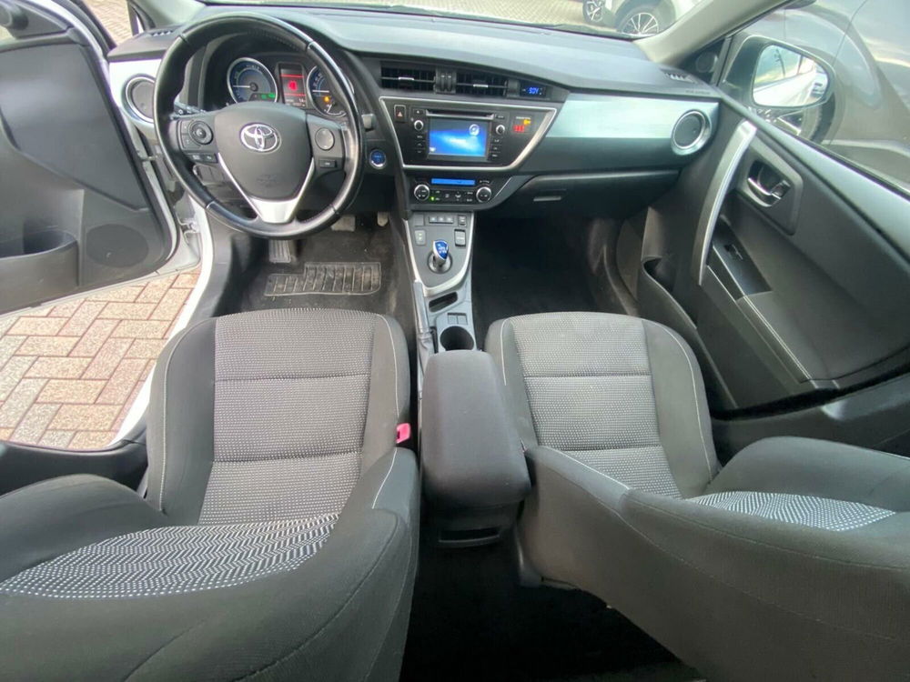 Toyota Auris usata a Lecco (13)