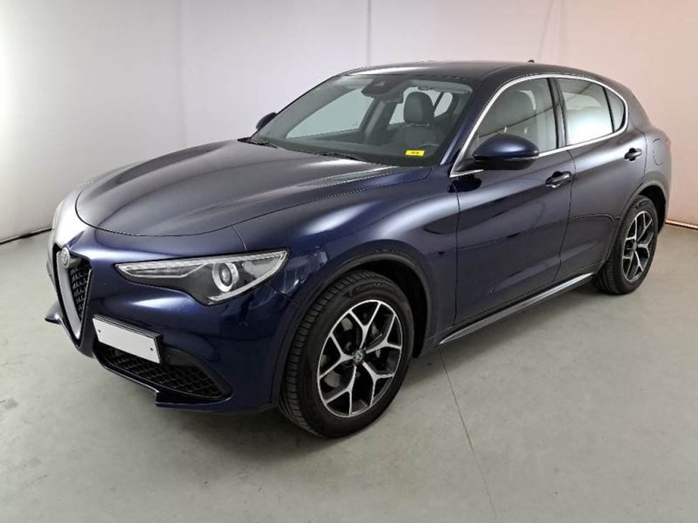 Alfa Romeo Stelvio usata a Salerno