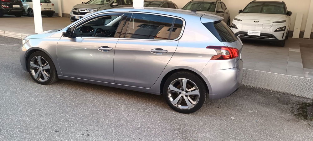 Peugeot 308 usata a Napoli (3)