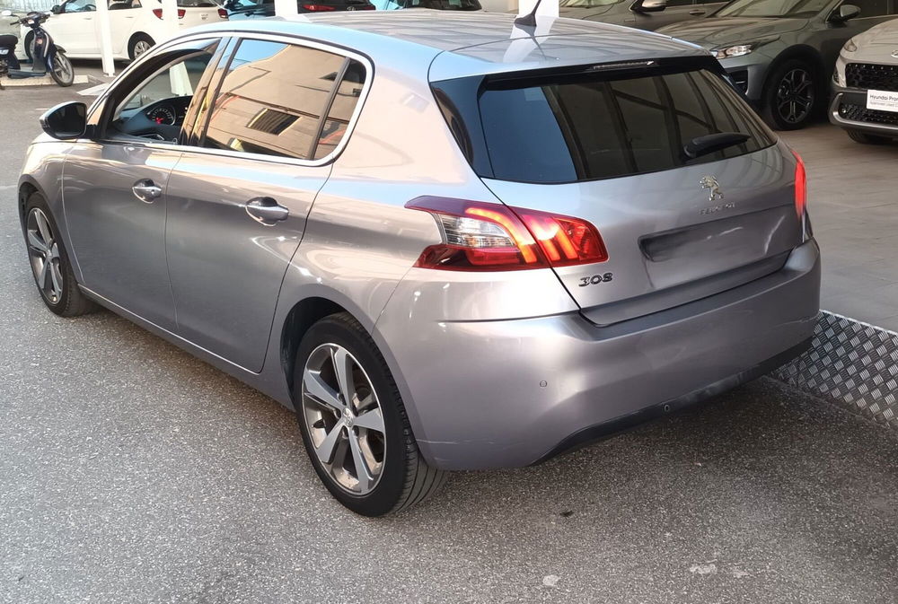 Peugeot 308 usata a Napoli (4)