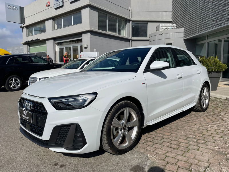 Audi A1 Sportback 30 TFSI S tronic S line edition  del 2024 usata a Martina Franca