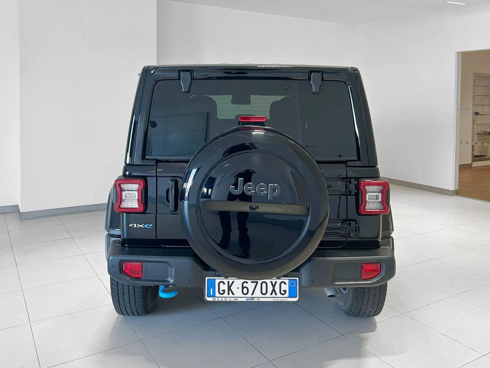 Jeep Wrangler Unlimited usata a Napoli (7)