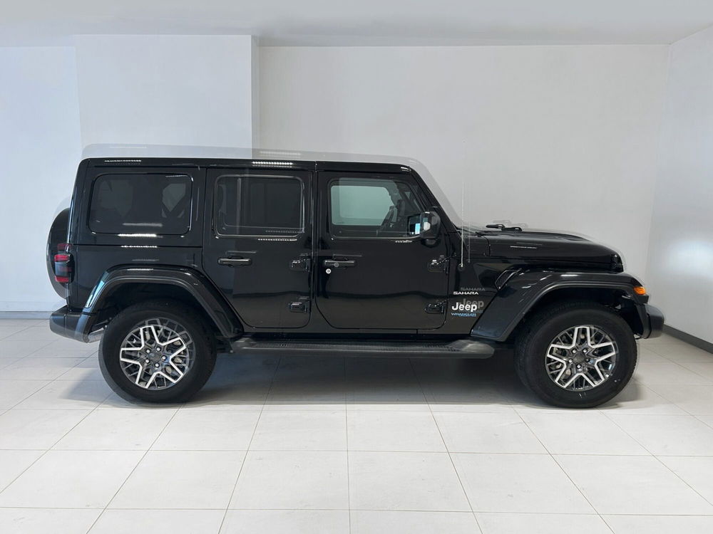 Jeep Wrangler Unlimited usata a Napoli (8)