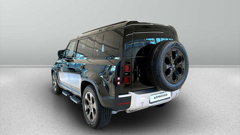 Land Rover Defender nuova a Varese (2)