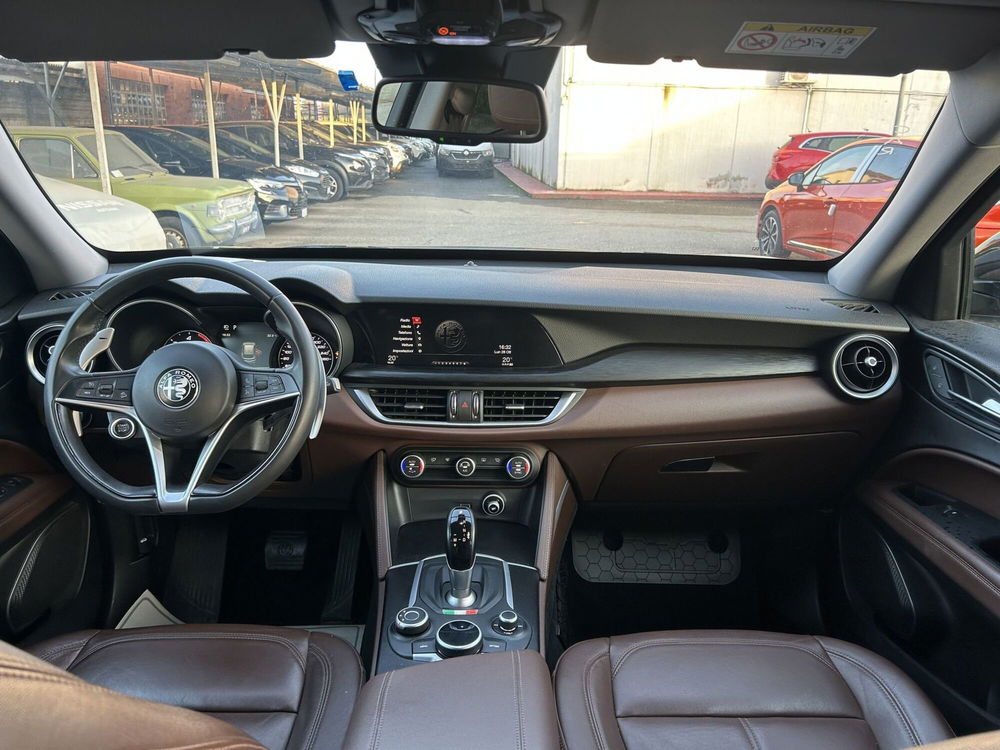 Alfa Romeo Stelvio usata a Torino (12)