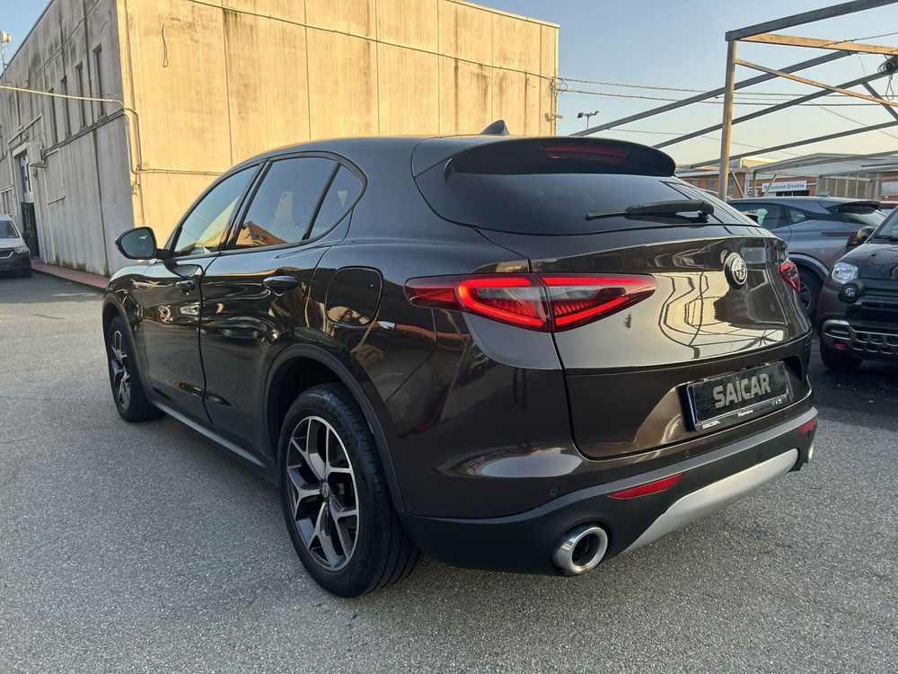 Alfa Romeo Stelvio usata a Torino (7)