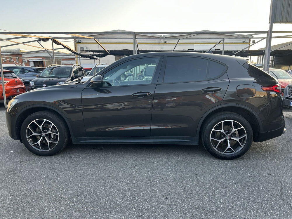 Alfa Romeo Stelvio usata a Torino (8)