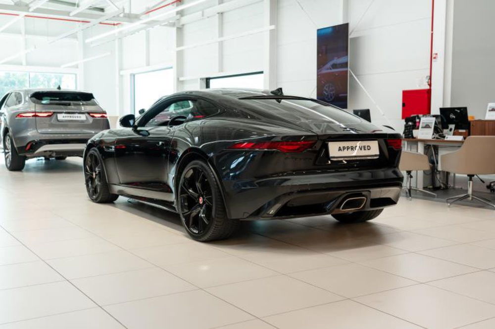 Jaguar F-Type Coupé usata a Venezia (2)