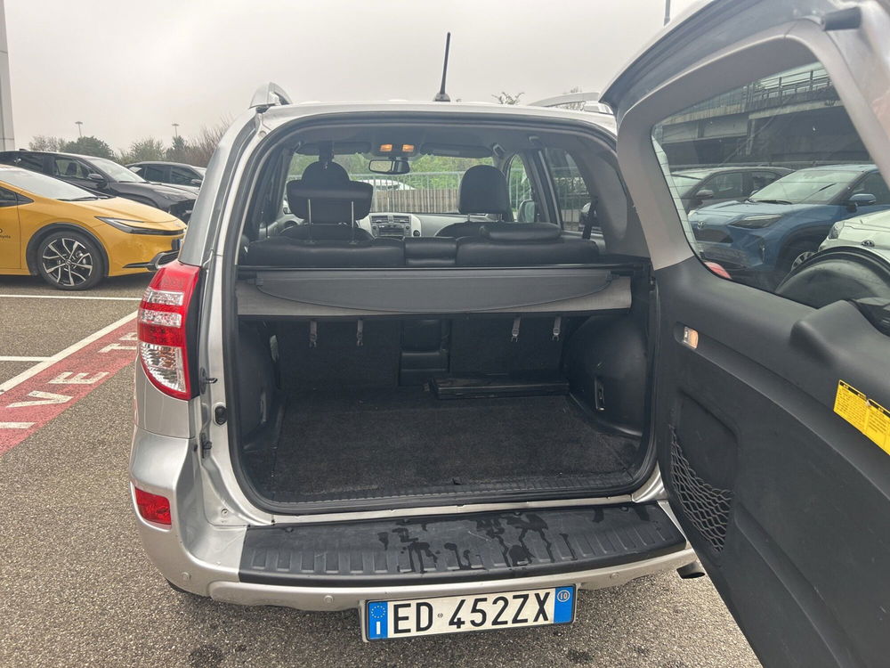 Toyota Rav4 usata a Piacenza (9)