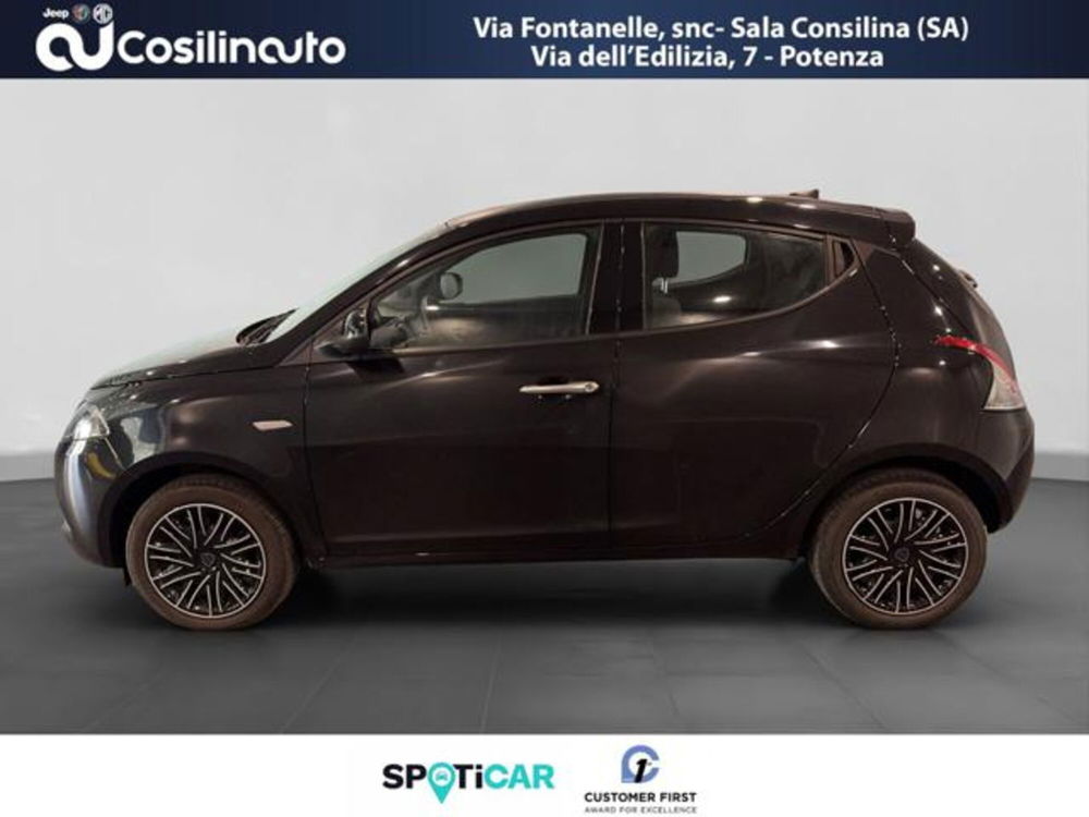 Lancia Ypsilon usata a Salerno (2)