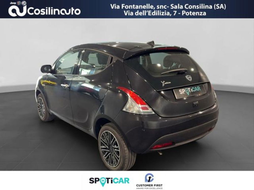 Lancia Ypsilon usata a Salerno (3)