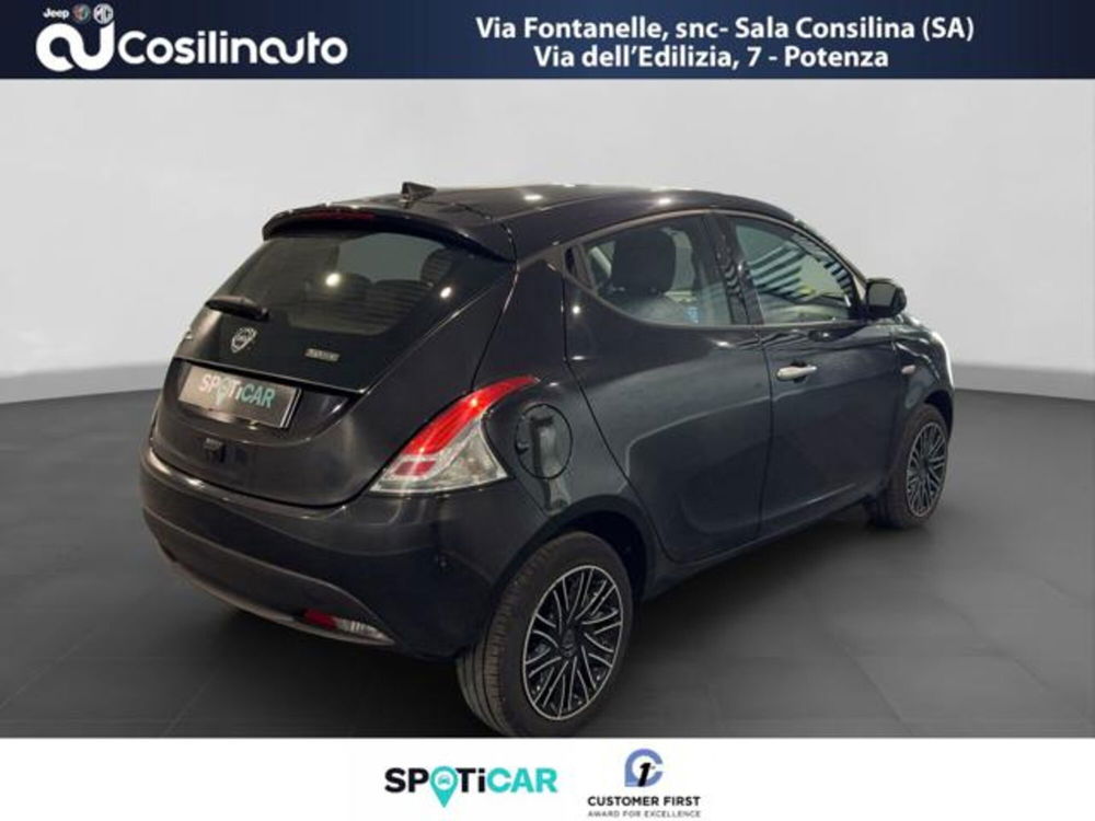 Lancia Ypsilon usata a Salerno (5)