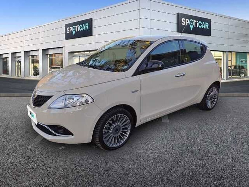 Lancia Ypsilon usata a Perugia