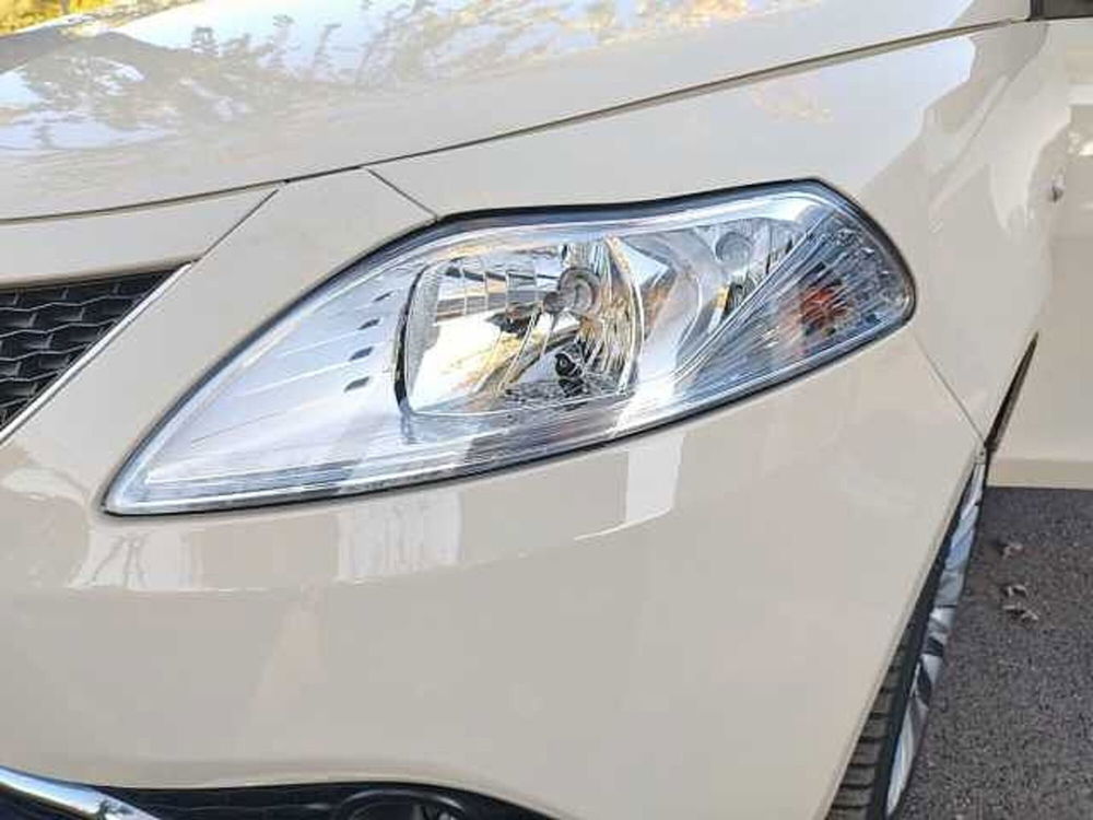 Lancia Ypsilon usata a Perugia (12)