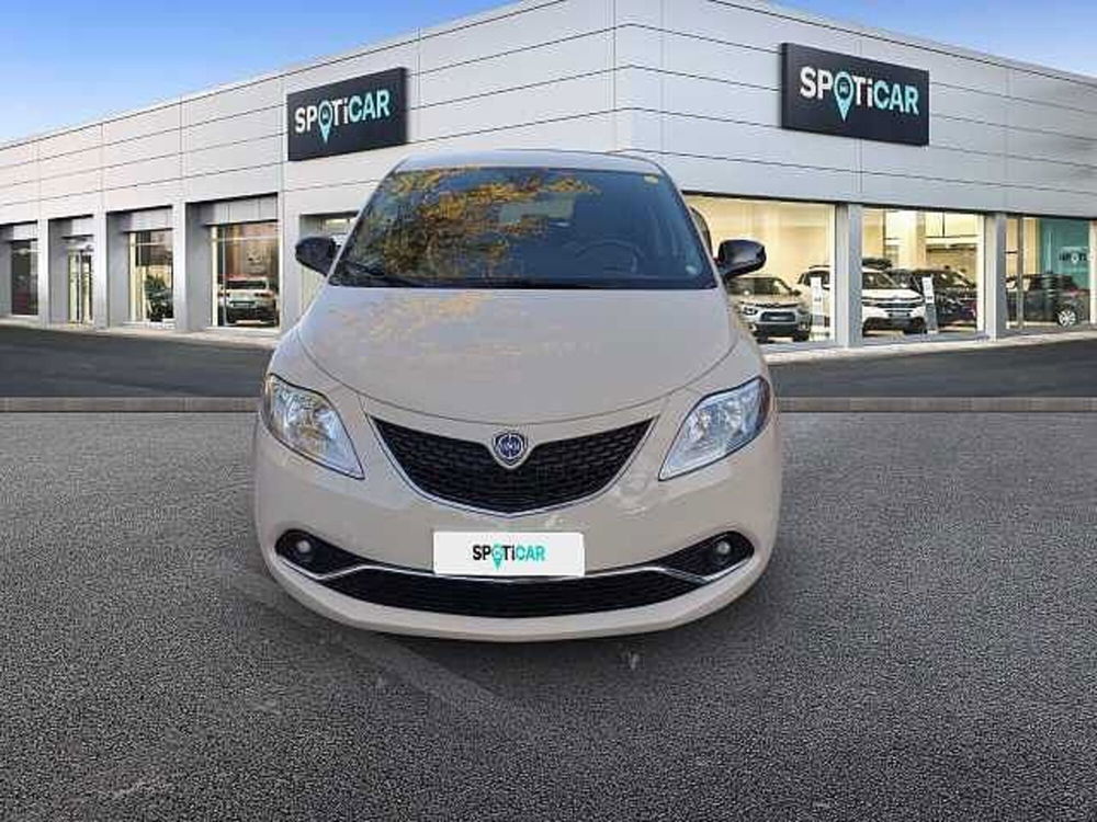 Lancia Ypsilon usata a Perugia (2)