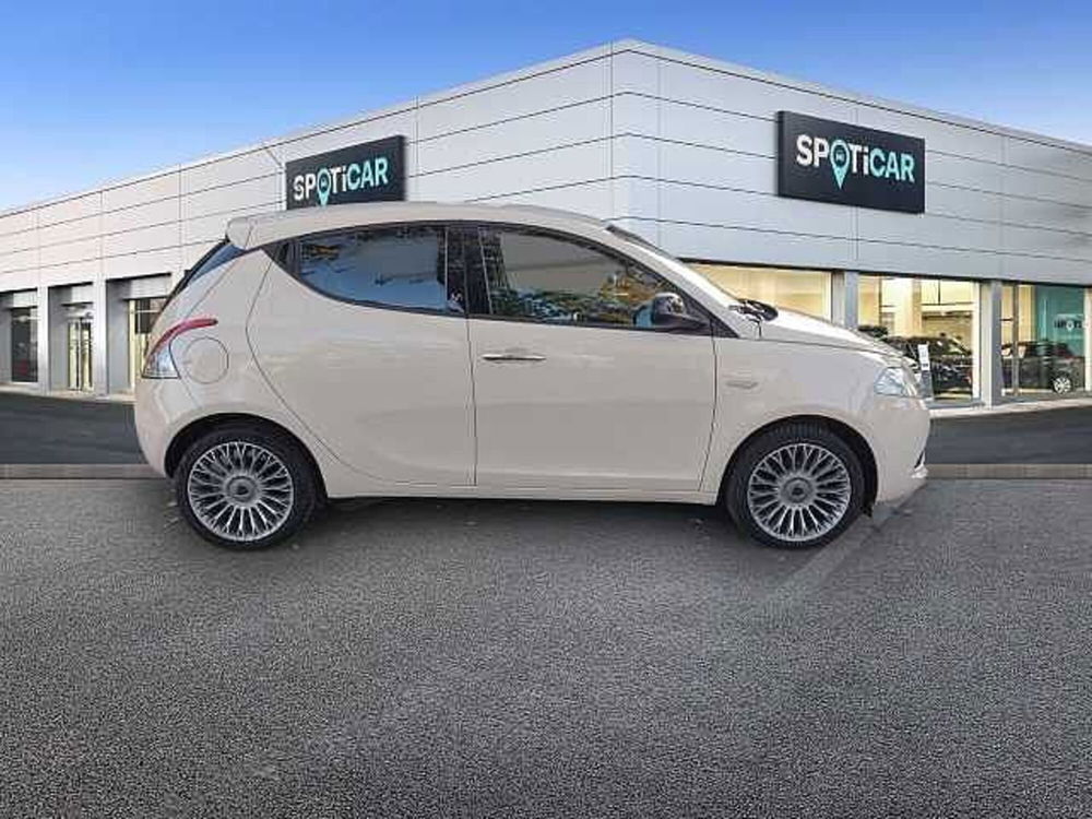 Lancia Ypsilon usata a Perugia (4)