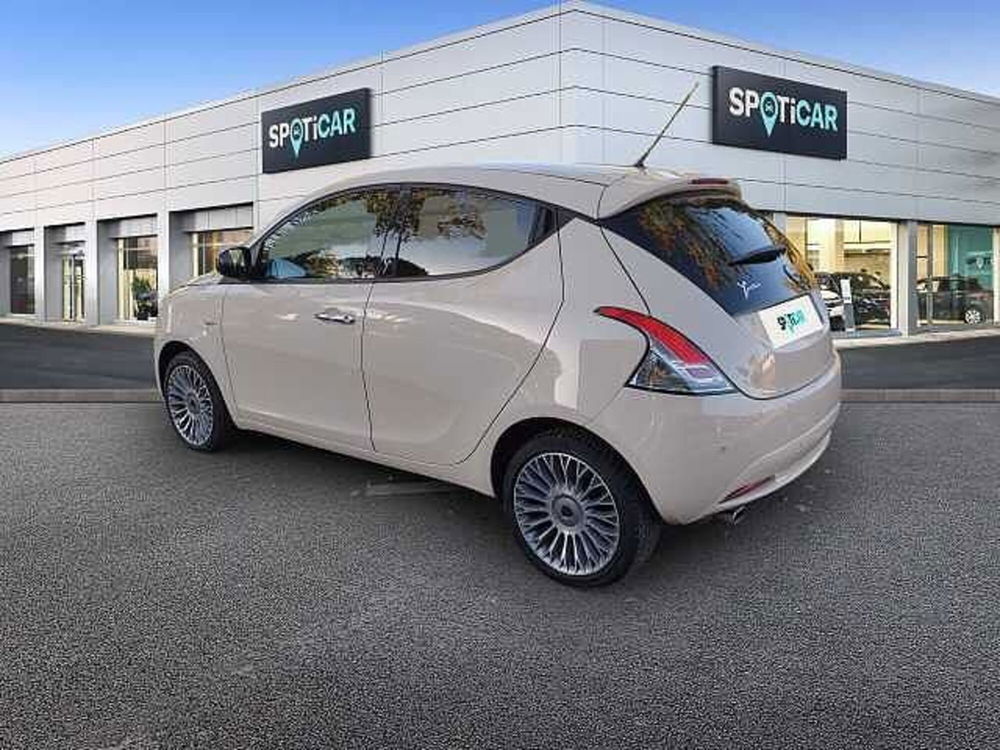 Lancia Ypsilon usata a Perugia (7)