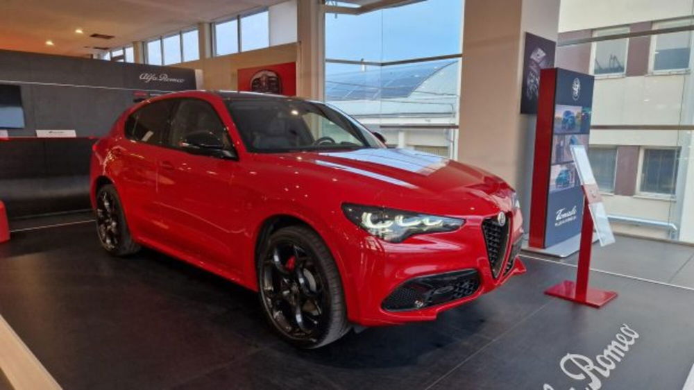 Alfa Romeo Stelvio nuova a Modena