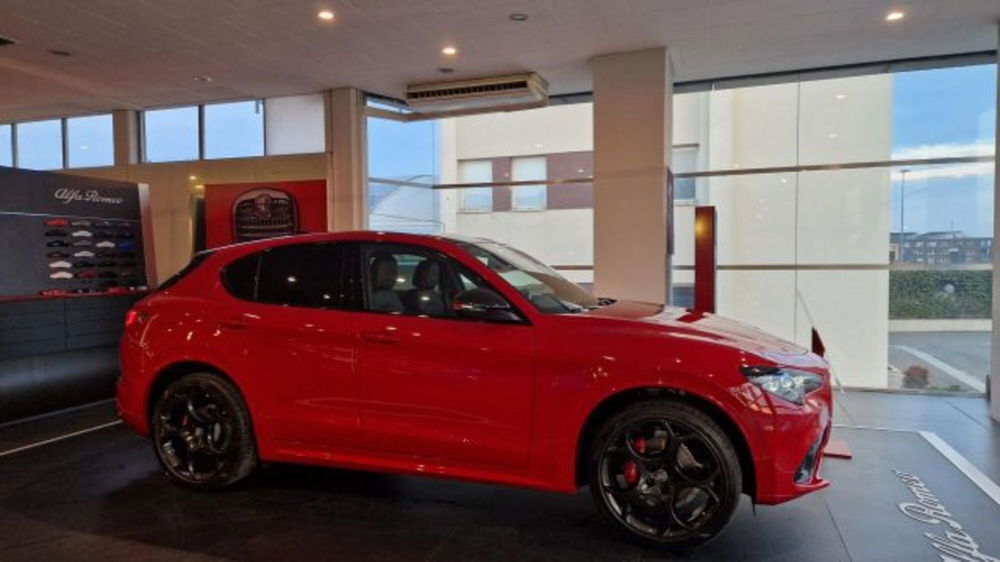 Alfa Romeo Stelvio nuova a Modena (2)