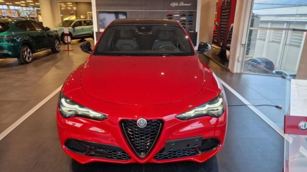 Alfa Romeo Stelvio nuova a Modena (3)