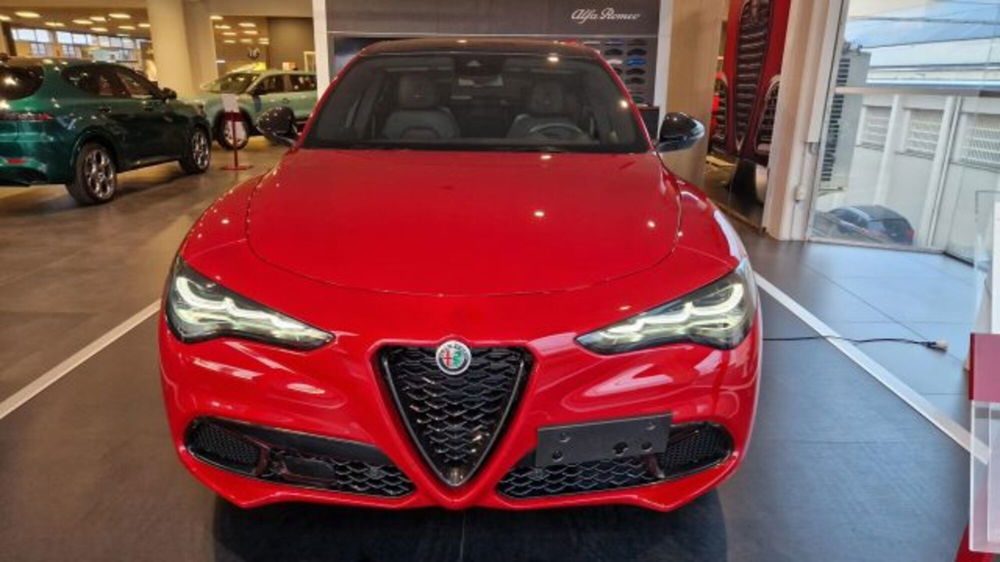 Alfa Romeo Stelvio nuova a Modena (4)