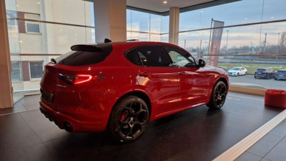 Alfa Romeo Stelvio nuova a Modena (5)