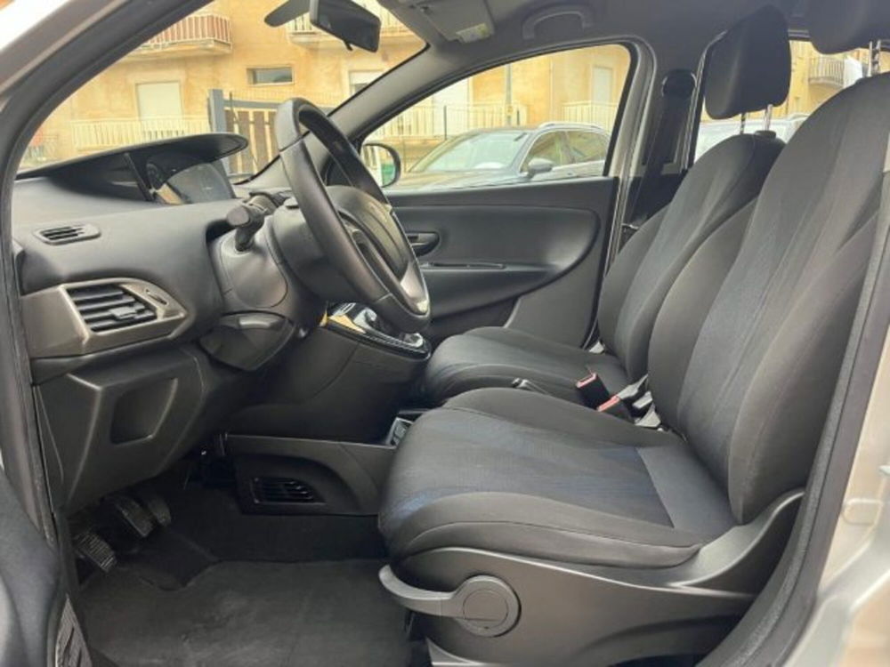 Lancia Ypsilon usata a Trapani (16)