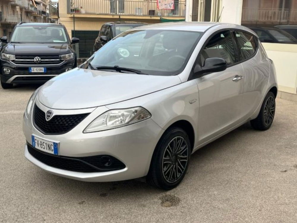 Lancia Ypsilon usata a Trapani (3)