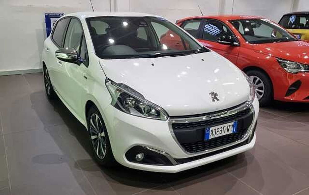 Peugeot 208 usata a Milano (2)