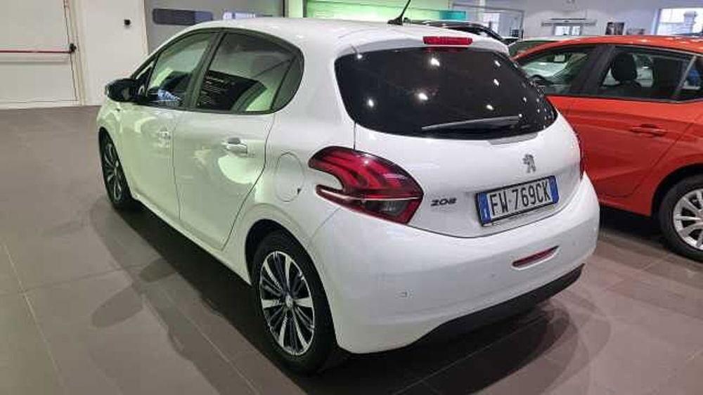 Peugeot 208 usata a Milano (3)