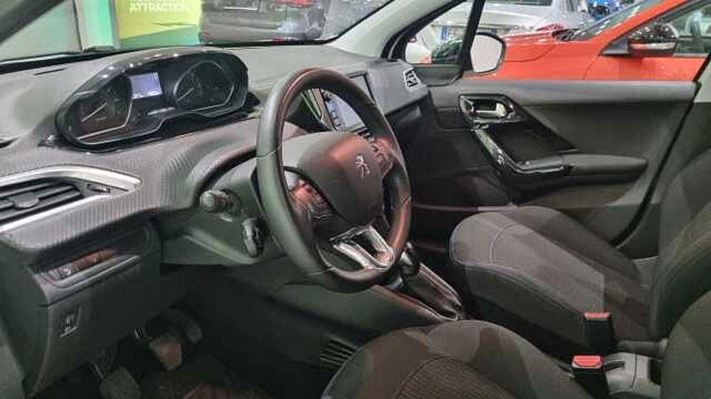 Peugeot 208 usata a Milano (5)