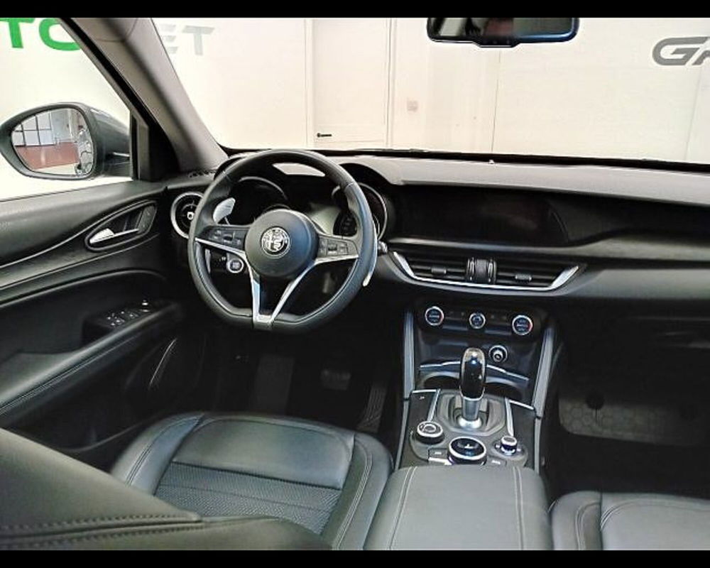 Alfa Romeo Stelvio usata a Alessandria (11)