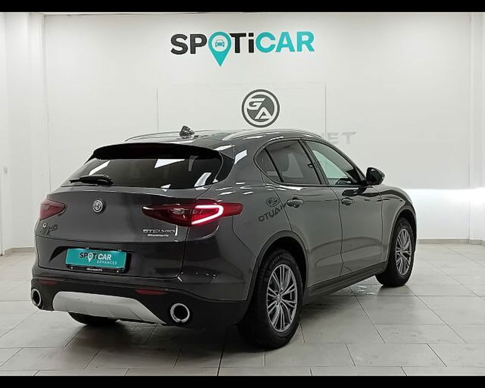 Alfa Romeo Stelvio usata a Alessandria (8)