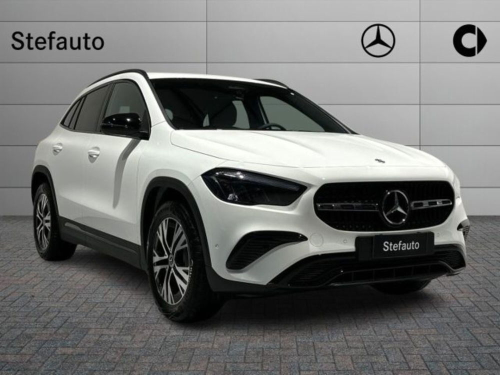 Mercedes-Benz GLA SUV nuova a Bologna