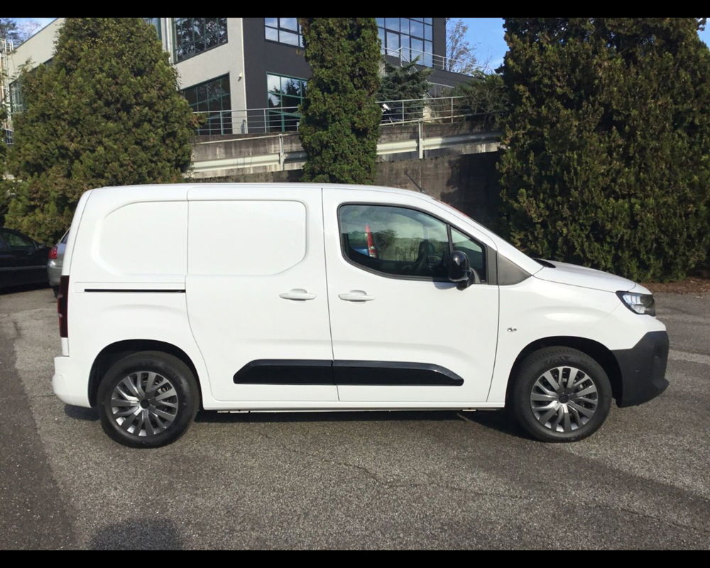 Peugeot Partner Furgone nuova a Varese (4)