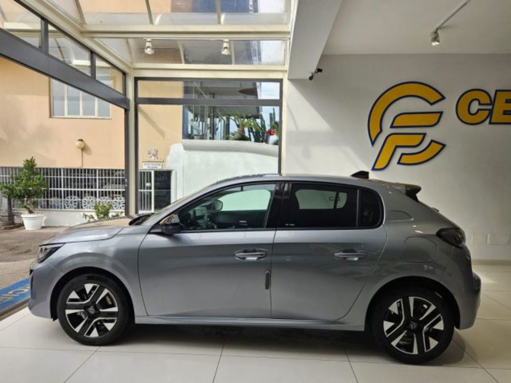 Peugeot 208 nuova a Napoli (12)