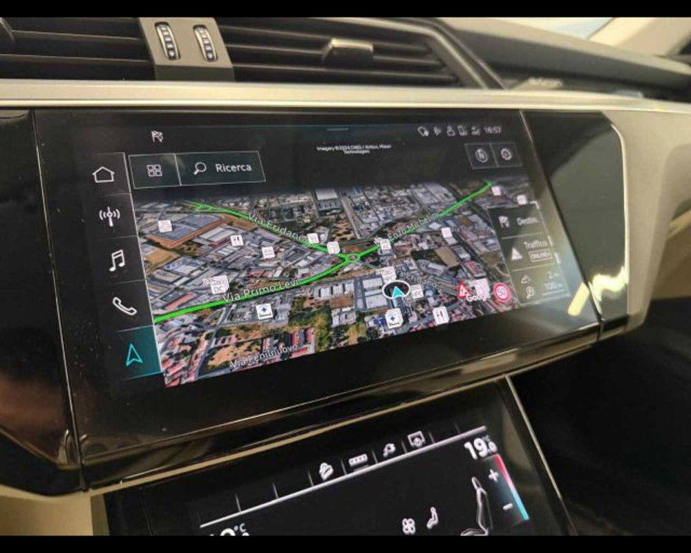 Audi e-tron usata a Bologna (15)