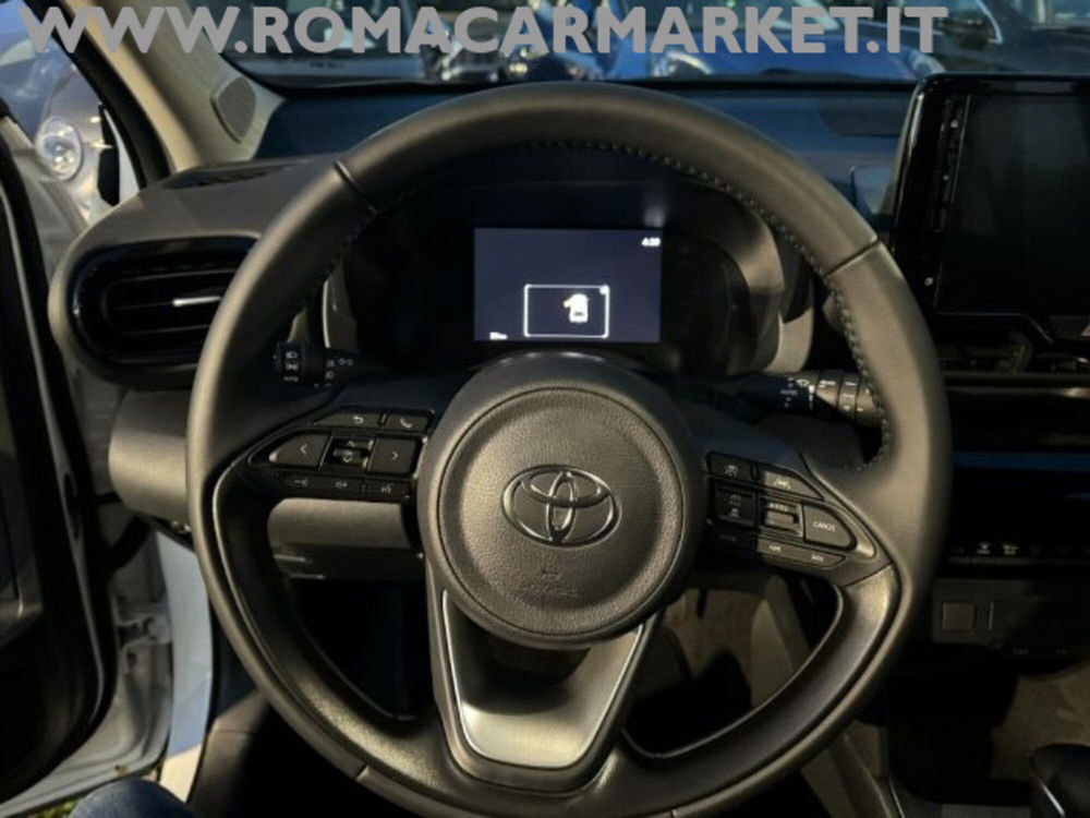 Toyota Yaris Cross nuova a Roma (13)