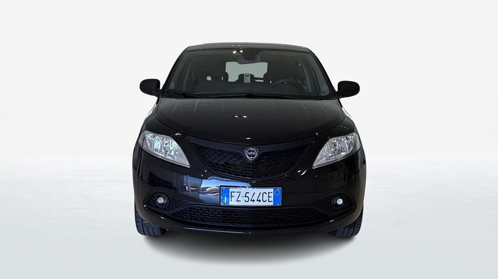 Lancia Ypsilon usata a Viterbo (2)