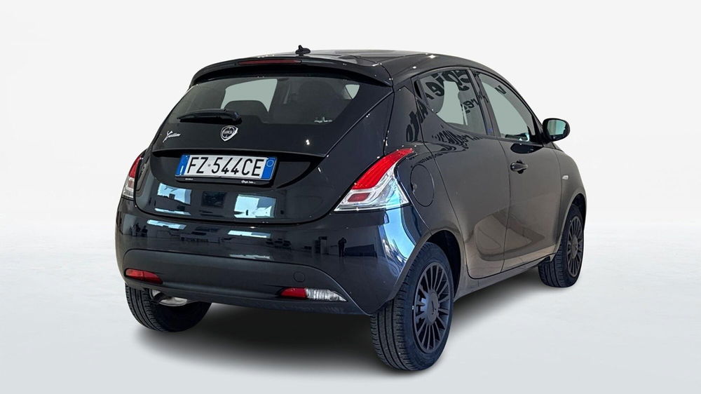 Lancia Ypsilon usata a Viterbo (5)